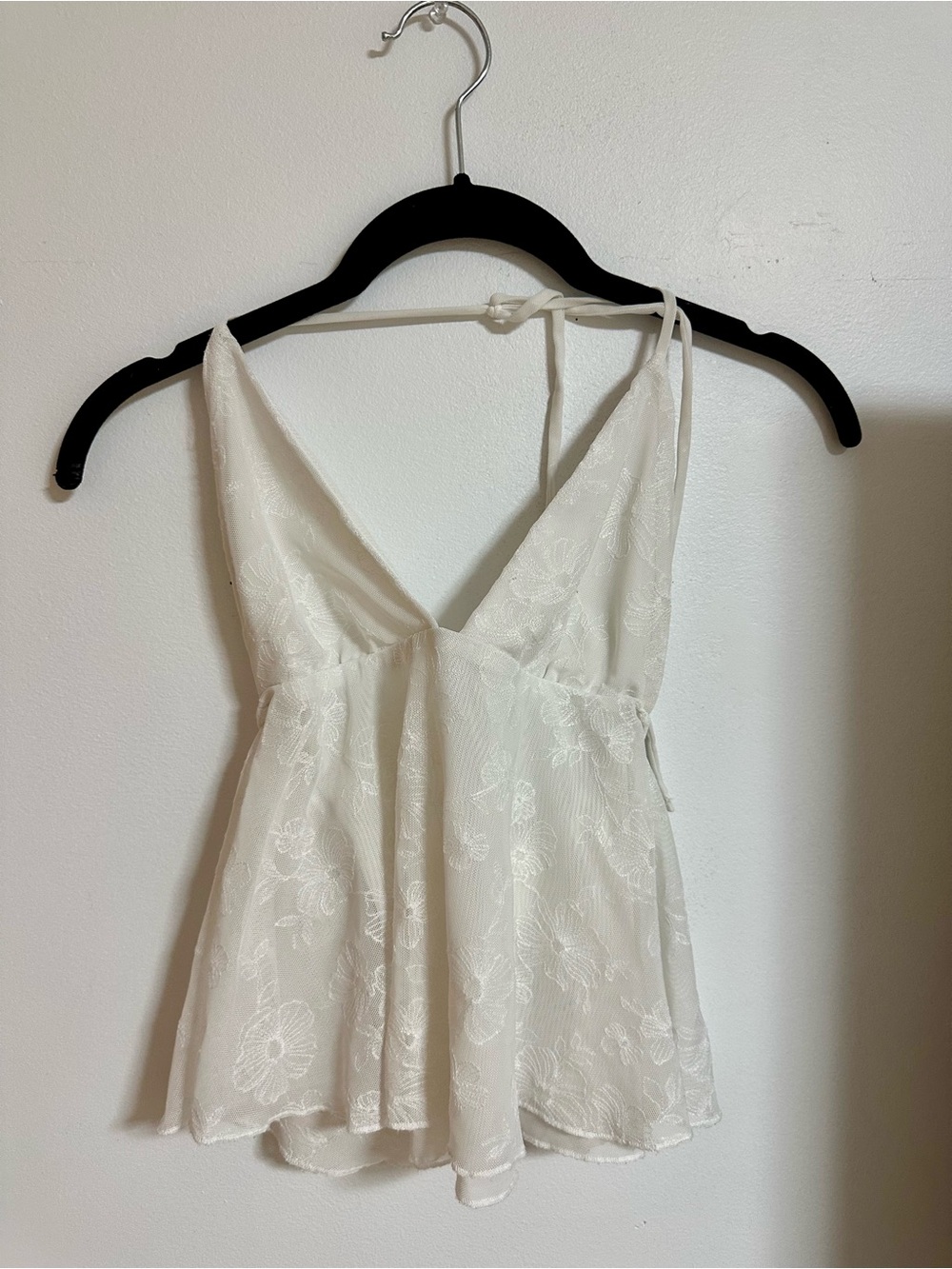 Garage White Floral Lace Halter Cami